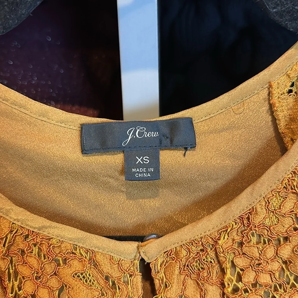 J Crew yellowish orange lace overlay short sleeve top size XS